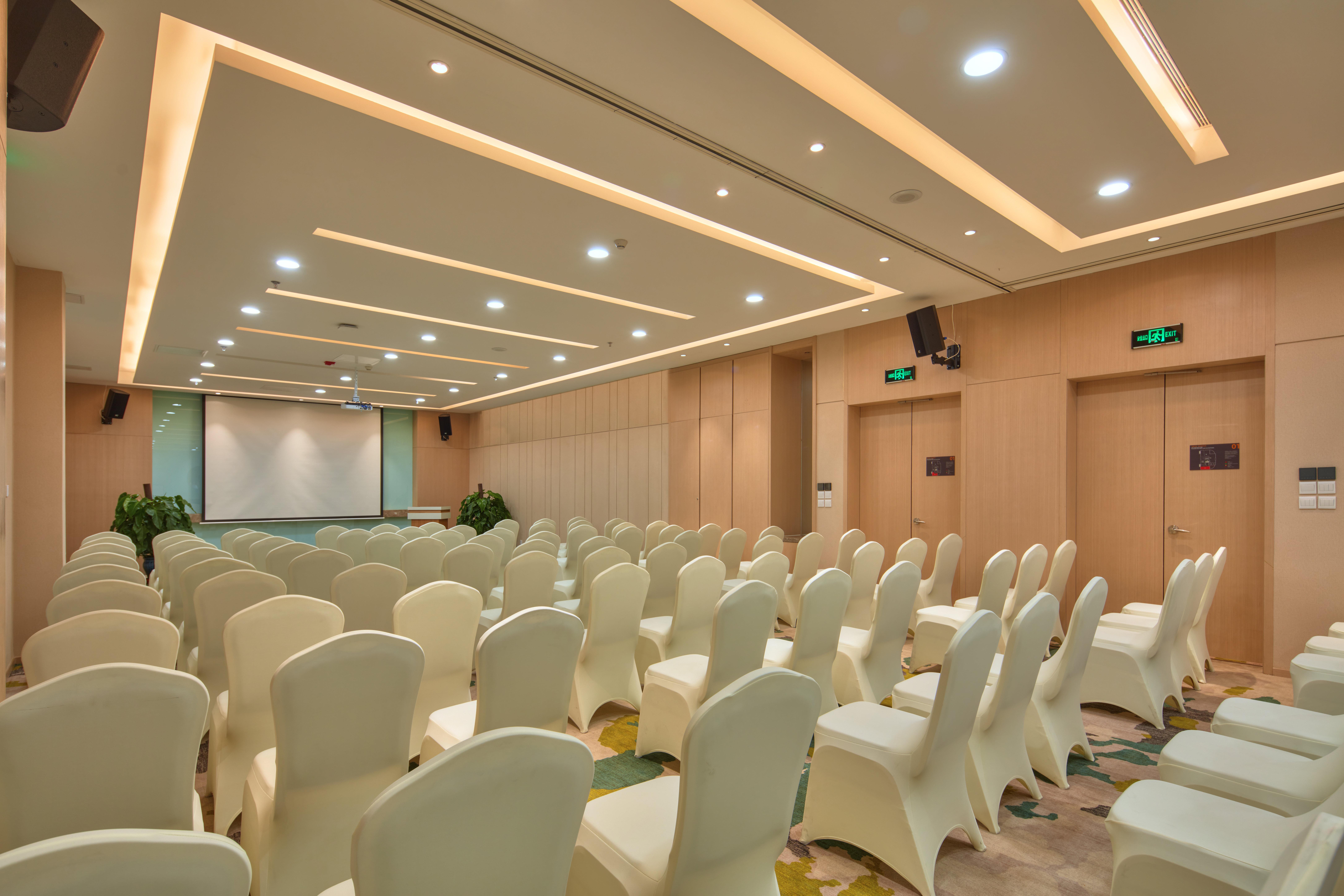 Holiday Inn Express Shenyang Tawan, An Ihg Hotel Екстериор снимка